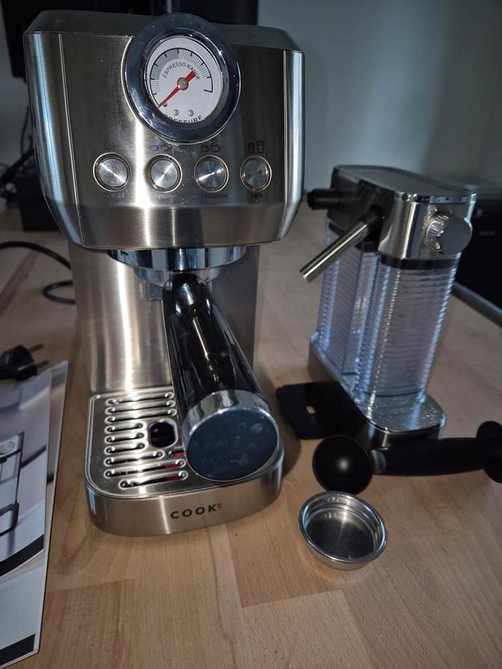 Expresso machine RVS met melkopschuimer, Witgoed en Apparatuur, Koffiezetapparaten, Zo goed als nieuw, Espresso apparaat, Ophalen