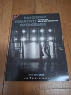 Basisboek Zwartwit Fotografie - Gele markeringen, Boeken, Ophalen of Verzenden, Gelezen, Fotografie algemeen, Mich Buschman