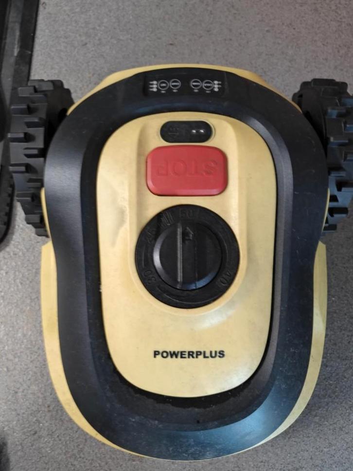 Powerplus POWXG6305 robotmaaier 18V Li-Ion 500m², Tuin en Terras, Robotmaaiers, Zo goed als nieuw, Minder dan 20 cm, Met regensensor