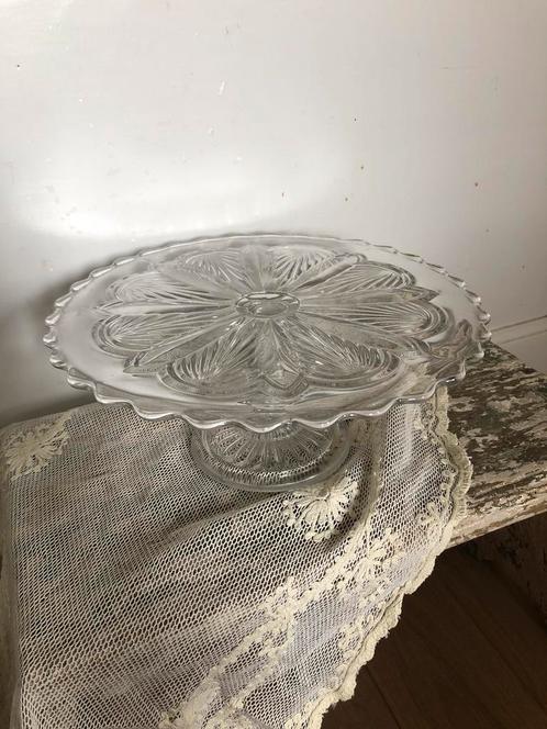 Oude glazen taartschaal op voet ( taartplateau ), Antiek en Kunst, Curiosa en Brocante, Ophalen of Verzenden