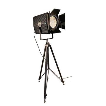 Stoere theater spot beschikbaar voor biedingen