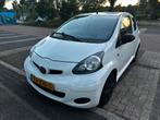 Toyota Aygo 1.0 12V Vvt-i 3DRS MMT 2010 Wit, Voorwielaandrijving, 4 stoelen, Handgeschakeld, Particulier