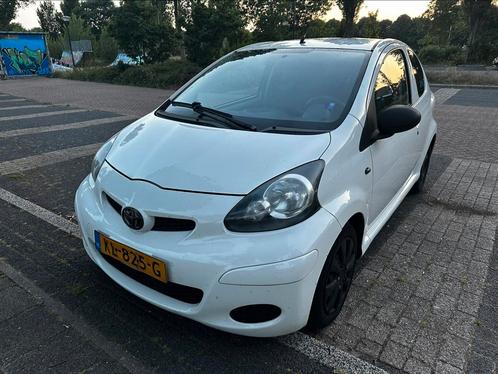 Toyota Aygo 1.0 12V Vvt-i 3DRS MMT 2010 Wit, Auto's, Toyota, Particulier, Aygo, Benzine, A, Hatchback, Handgeschakeld, Geïmporteerd