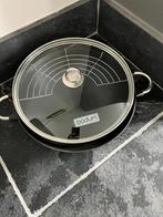 Zwarte wokpan bodum, Huis en Inrichting, Keuken | Potten en Pannen, Ophalen, Zo goed als nieuw, Gietijzer, Wok