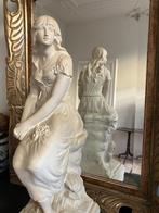 Antiek Frans gipsen beeld zittende dame, Antiek en Kunst, Curiosa en Brocante, Ophalen of Verzenden