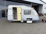 Kip Kompakt 37 EK Langslaper + WC 680KG + Bovag 2025 !!, Caravans en Kamperen, Caravans, Kip, Tot en met 2, Bedrijf, Treinzit