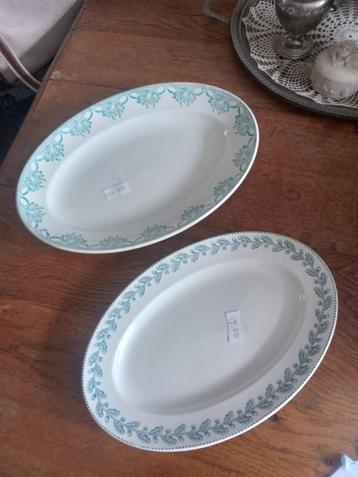 te koop 2 ovalen serveerschalen uit FRankrijk beschikbaar voor biedingen