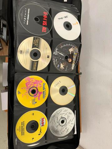 Grote verzameling cd’s ruim 200 stuks in een map beschikbaar voor biedingen