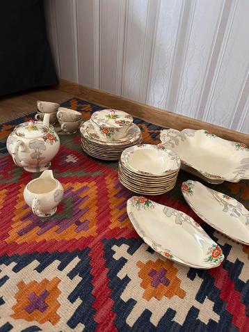 Engels Servies Royal Cauldon beschikbaar voor biedingen