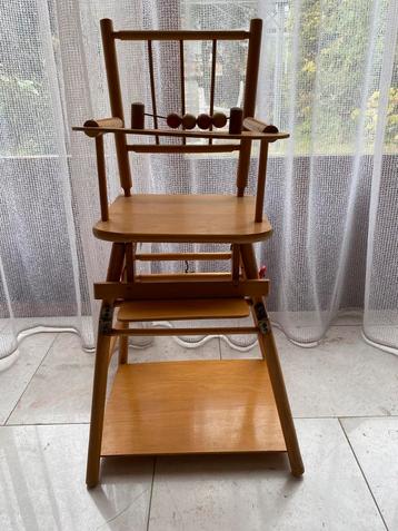 Vintage poppenstoel beschikbaar voor biedingen