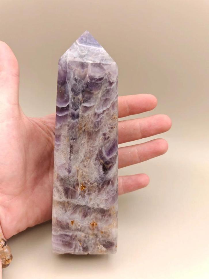 Dream Chevron Amethyst Toren - 540 gram - AA kwaliteit, Verzamelen, Mineralen en Fossielen, Mineraal, Ophalen of Verzenden
