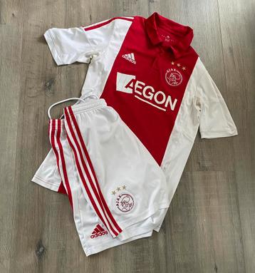 Ajax Voetbalset shirt en broekje beschikbaar voor biedingen