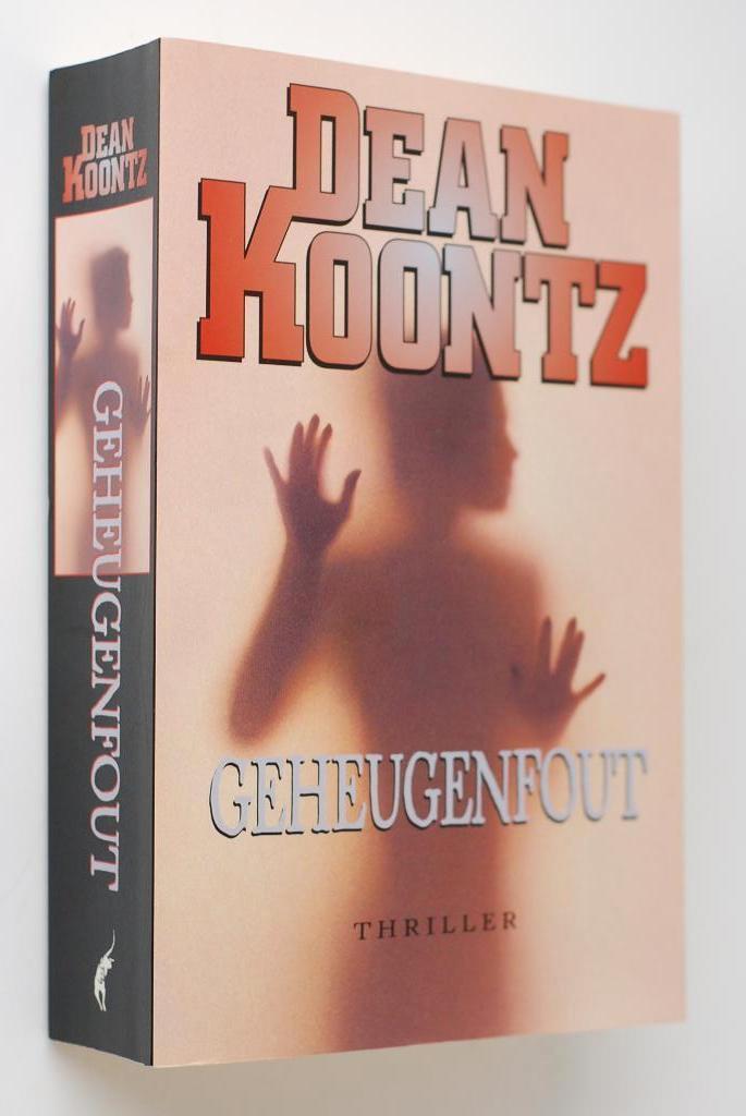 Geheugenfout - Dean Koontz (2000), Boeken, Thrillers, Zo goed als nieuw, Amerika, Verzenden