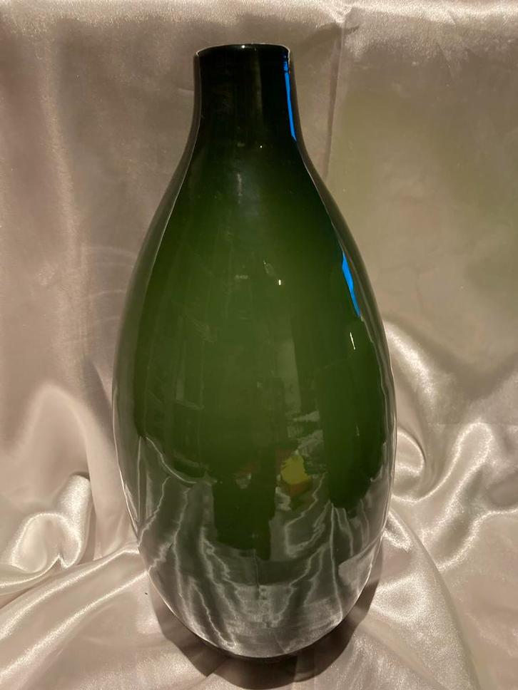 Smaragdgroene Bolvaas Handwerk Glas, Huis en Inrichting, Woonaccessoires | Vazen, Zo goed als nieuw, Groen, Minder dan 50 cm, Glas