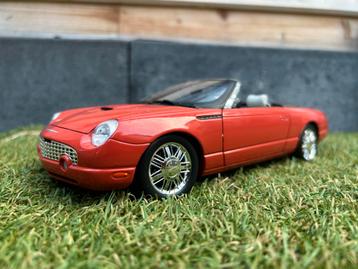 1:18: Ford Thunderbird James Bond 007 Die Another Day beschikbaar voor biedingen