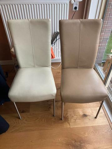 Set van leren eetkamerstoelen (5 à 6 stuks) beschikbaar voor biedingen