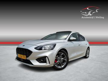 Ford Focus 1.0 EcoBoost ST Line Pano / trekhaak / pdc beschikbaar voor biedingen