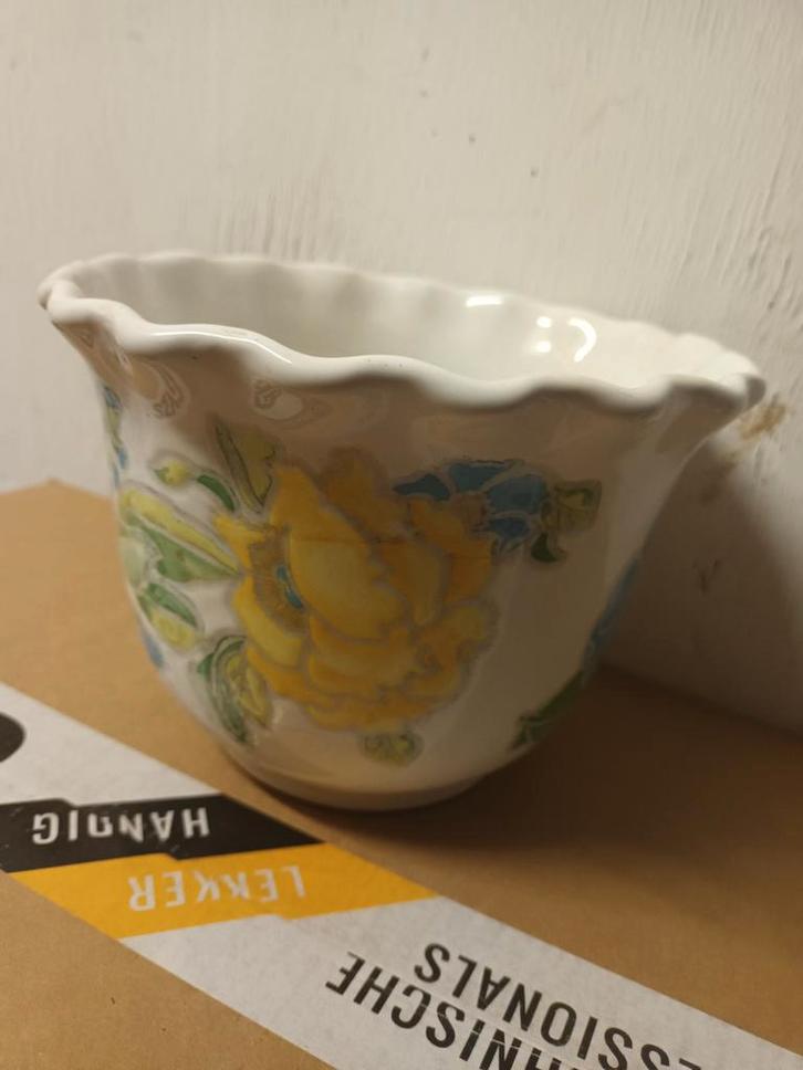 Vintage Bloempot met Bloemen, Tuin en Terras, Bloempotten, Gebruikt, Aardewerk, Binnen, Balkon, Tuin, Minder dan 40 cm, Minder dan 25 cm