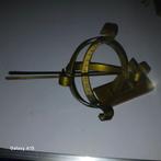 Antieke zonnewijzer, Ophalen