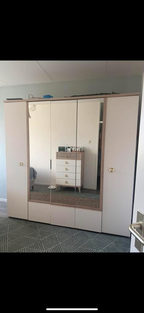 Kledingkast met spiegeldeuren, Huis en Inrichting, Kasten | Kledingkasten, Gebruikt, 200 cm of meer, 200 cm of meer, 25 tot 50 cm