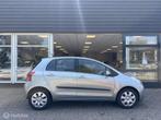 Toyota Yaris 1.3 VVTi Sol dealer onderhouden 5 deurs, Stof, Gebruikt, Zwart, 4 cilinders