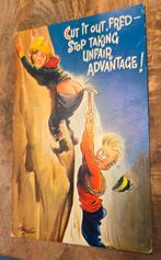 Man trekt broek vrouw omlaag tijdens bergbeklimmen, Verzamelen, Ansichtkaarten | Themakaarten, Verzenden, Gelopen, Overige thema's