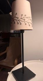IKEA Tafellampvoet -met lampenkapje beige - 30 cm, Ophalen of Verzenden, Zo goed als nieuw, Metaal