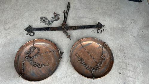 Vintage grote hangweegschaal (gietijzer / koper), Antiek en Kunst, Antiek | Gereedschap en Instrumenten, Ophalen