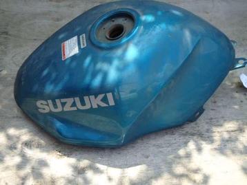 RF900 1993 - 1996 Suzuki Benzinetank D1-11377 beschikbaar voor biedingen