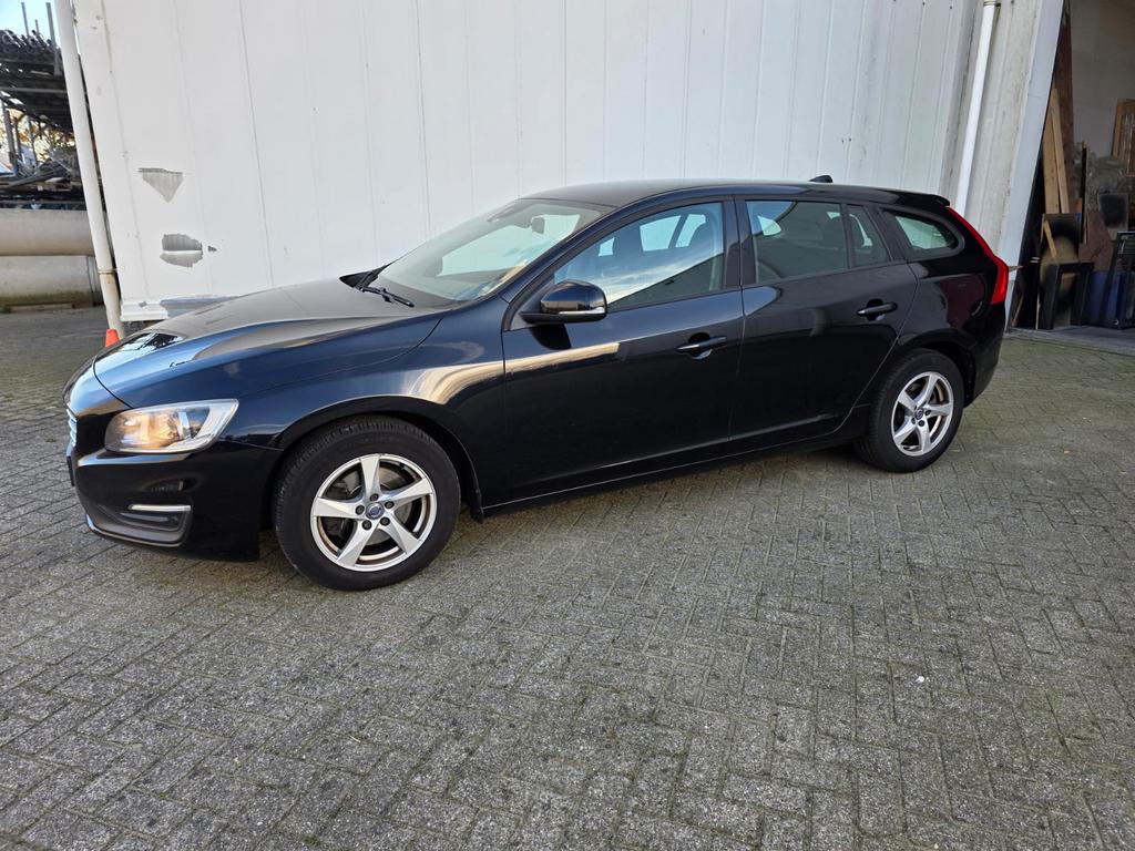 Volvo V60 D2 115pk Start/stop Powershift 2015 Zwart, Zwart, 4 cilinders, Zwart, Origineel Nederlands