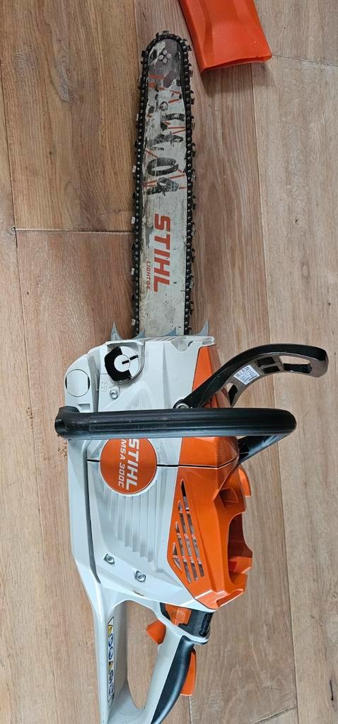 Stihl MSA 300 0C Accu Kettingzaag +accu en oplader - ZGAN, Tuin en Terras, Hand-tuingereedschap, Zo goed als nieuw, Overige soorten