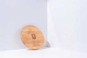 FC Twente borrelplank – Houten serveerplank met logo beschikbaar voor biedingen