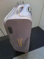 Koffer met cijferslot, wielen en uittrek handvat, Sieraden, Tassen en Uiterlijk, Koffers, Overige materialen, Gebruikt, 45 tot 55 cm