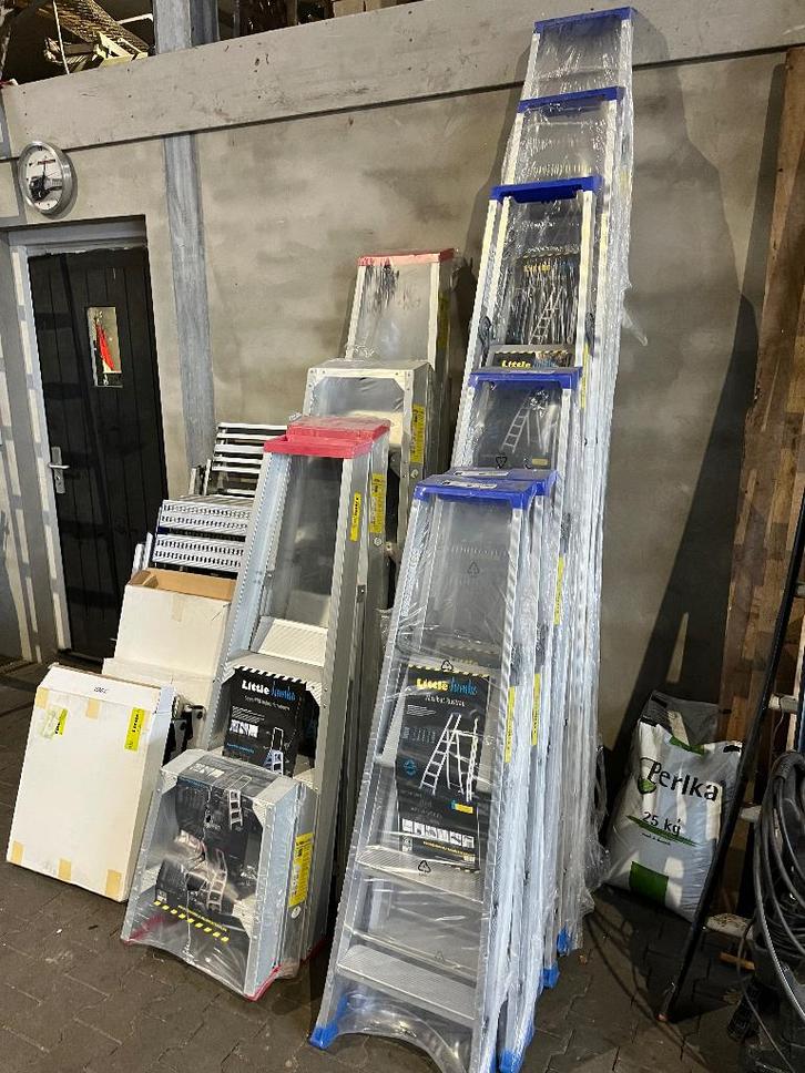 Trappen, trapjes, industrietrappen, Doe-het-zelf en Verbouw, Ladders en Trappen, Nieuw, Trap, Minder dan 2 meter, Ophalen