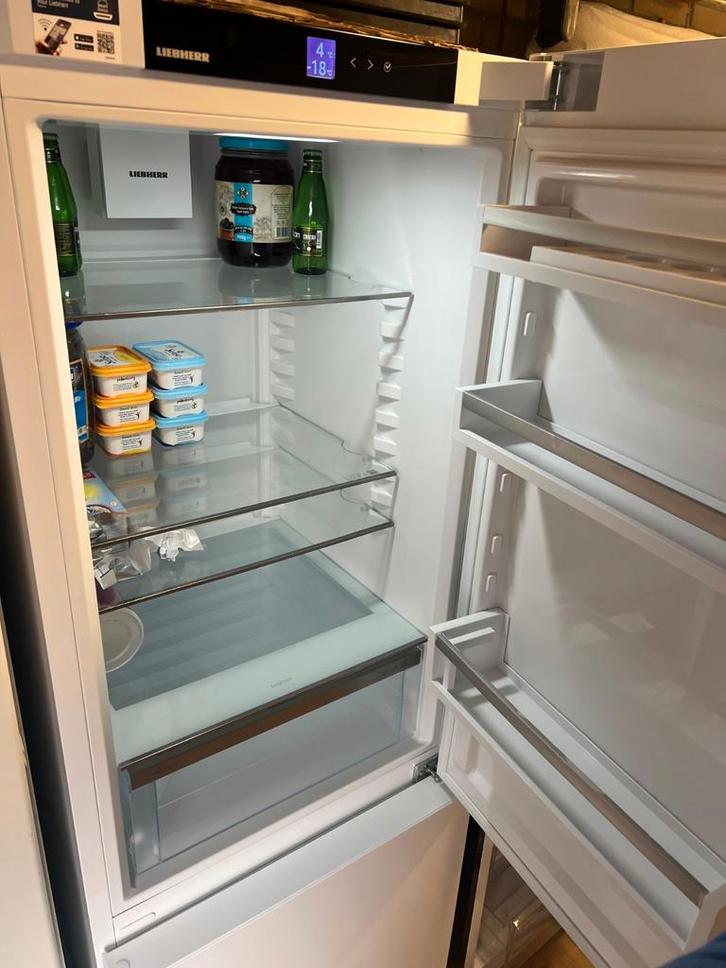 Liebherr koelvriescombinatie No frost bijna nieuw, Witgoed en Apparatuur, Koelkasten en IJskasten, Zo goed als nieuw, Met aparte vriezer