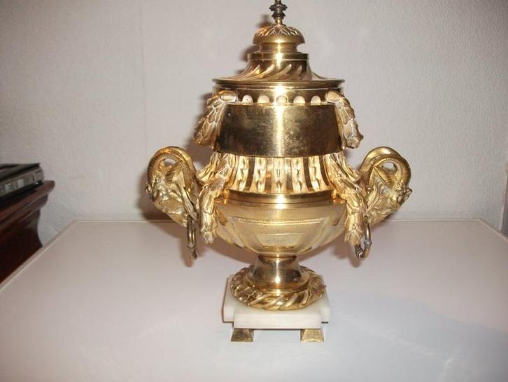 Graf  Urn ,  Antiek verguld  Brons uit  1850, Antiek en Kunst, Antiek | Koper en Brons, Brons, Ophalen