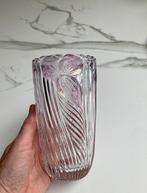 Loodkristallen vaas, Anna Hutte, motief ‘Iris’ (16x8 cm)., Antiek en Kunst, Antiek | Glas en Kristal, Ophalen of Verzenden