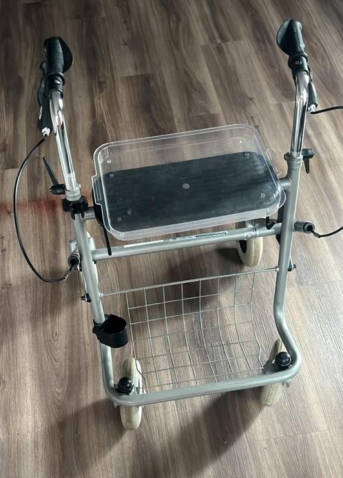 Rollator  met mandje en bakje, Diversen, Rollators, Zo goed als nieuw, Ophalen of Verzenden