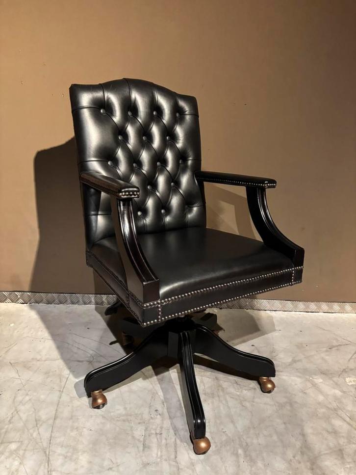 Zwarte Chesterfield President Chair & hocker Nieuwstaat, Huis en Inrichting, Bureaustoelen, Zo goed als nieuw, Bureaustoel, Zwart