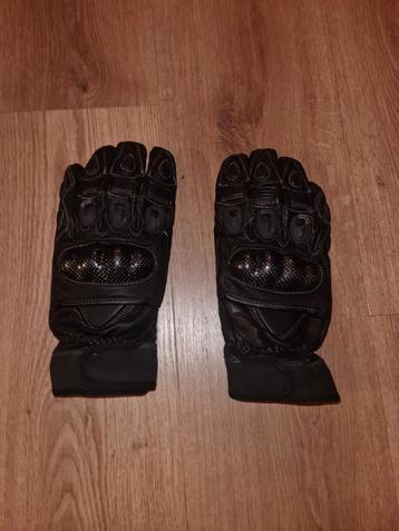 Motorhandschoenen  beschikbaar voor biedingen