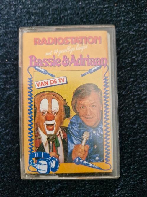 Twee cassettebandjes Bassie en Adriaan, Cd's en Dvd's, Cassettebandjes, Zo goed als nieuw, Origineel, Kinderen en Jeugd, 2 t/m 25 bandjes