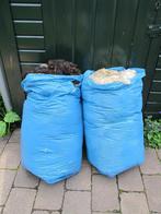 Twee 120 liter zakken schapenwol (wit en bruin), Ophalen, Zo goed als nieuw