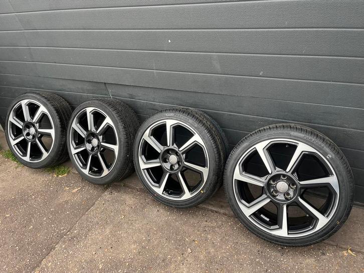 Audi A1 S line velgen 18 inch origineel nieuwe banden, Auto-onderdelen, Banden en Velgen, Velg(en), Zomerbanden, 18 inch, 215 mm