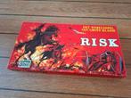 Risk spel bordspel rood rode doos vintage, Hobby en Vrije tijd, Gezelschapsspellen | Bordspellen, Ophalen of Verzenden, Zo goed als nieuw