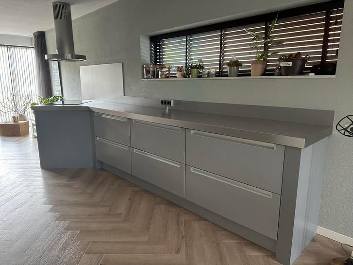 Nette 2-delige keuken - antraciet/lichtgrijs, Huis en Inrichting, Keuken | Complete keukens, Gebruikt, Dubbelwandige keuken, Grijs