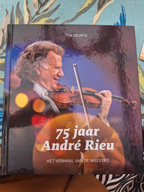 75 jaar André Rieu - Het verhaal van de Maestro, Boeken, Biografieën, Zo goed als nieuw, Kunst en Cultuur, Ophalen of Verzenden