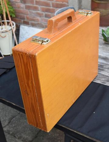 Vintage Houten Kist beschikbaar voor biedingen