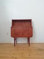 Deens vintage mid-century secretaire op pootjes met sleutel, Huis en Inrichting, Kasten | Secretaires, Ophalen, Zo goed als nieuw