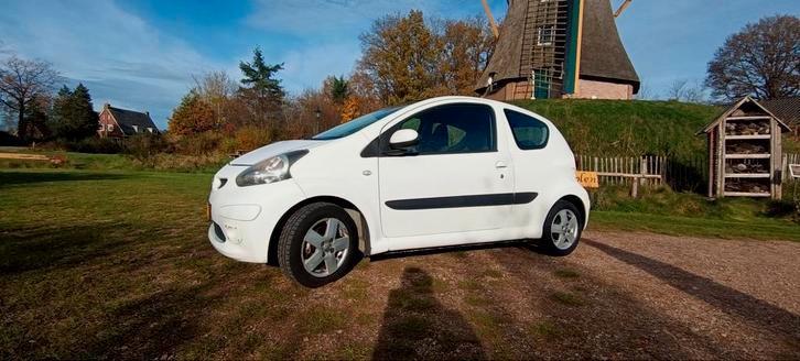 Toyota Aygo 1.0 12V Vvt-i 3DRS MMT 2008 Wit, Auto's, Toyota, Aygo, ABS, Airbags, Airconditioning, Boordcomputer, Centrale vergrendeling