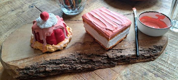Nep taart kunst taartjesgebakjes feest tompouce, Verzamelen, Poppenhuizen en Toebehoren, Nieuw, Poppenhuis, Ophalen of Verzenden
